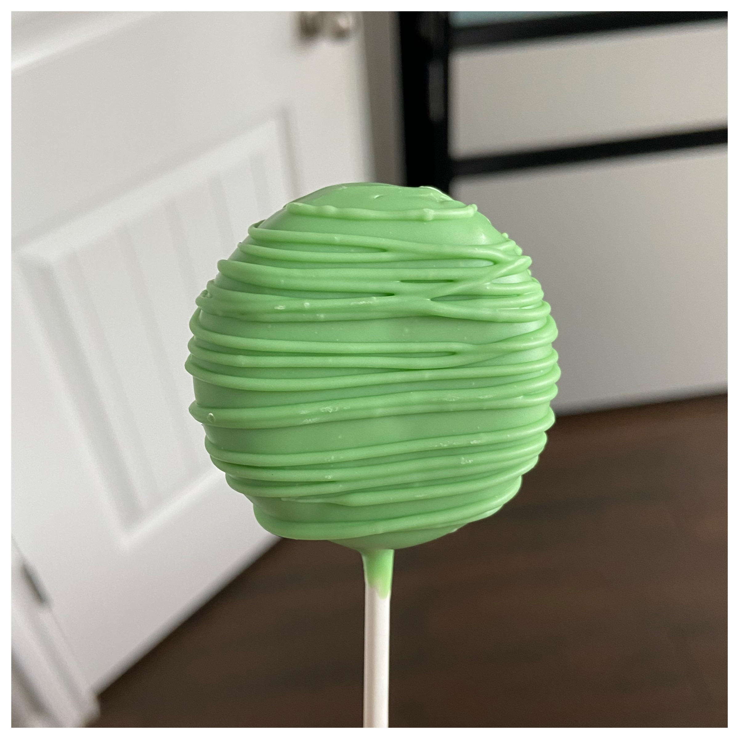 Simple Green Cake Pops