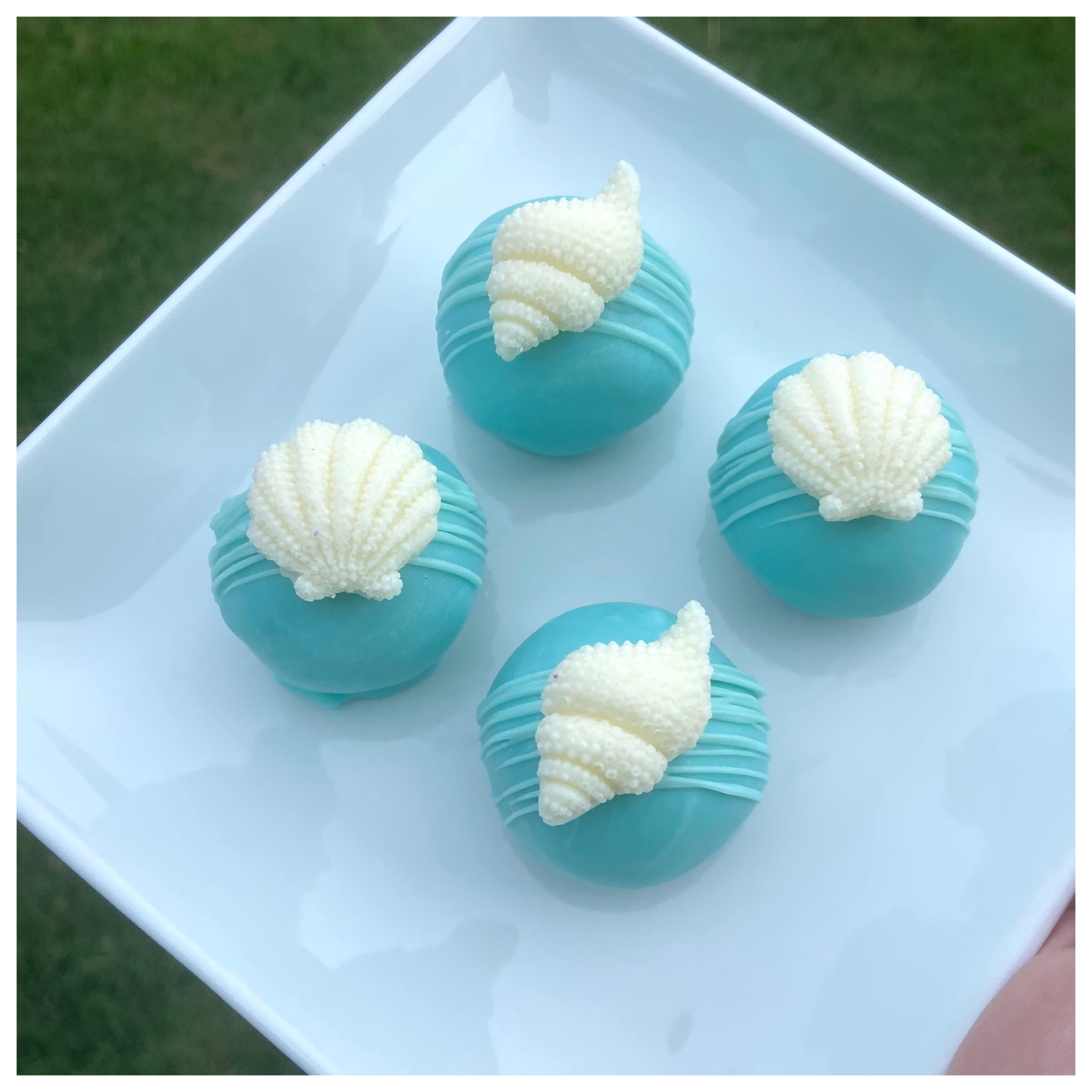 Seashell cake balls
