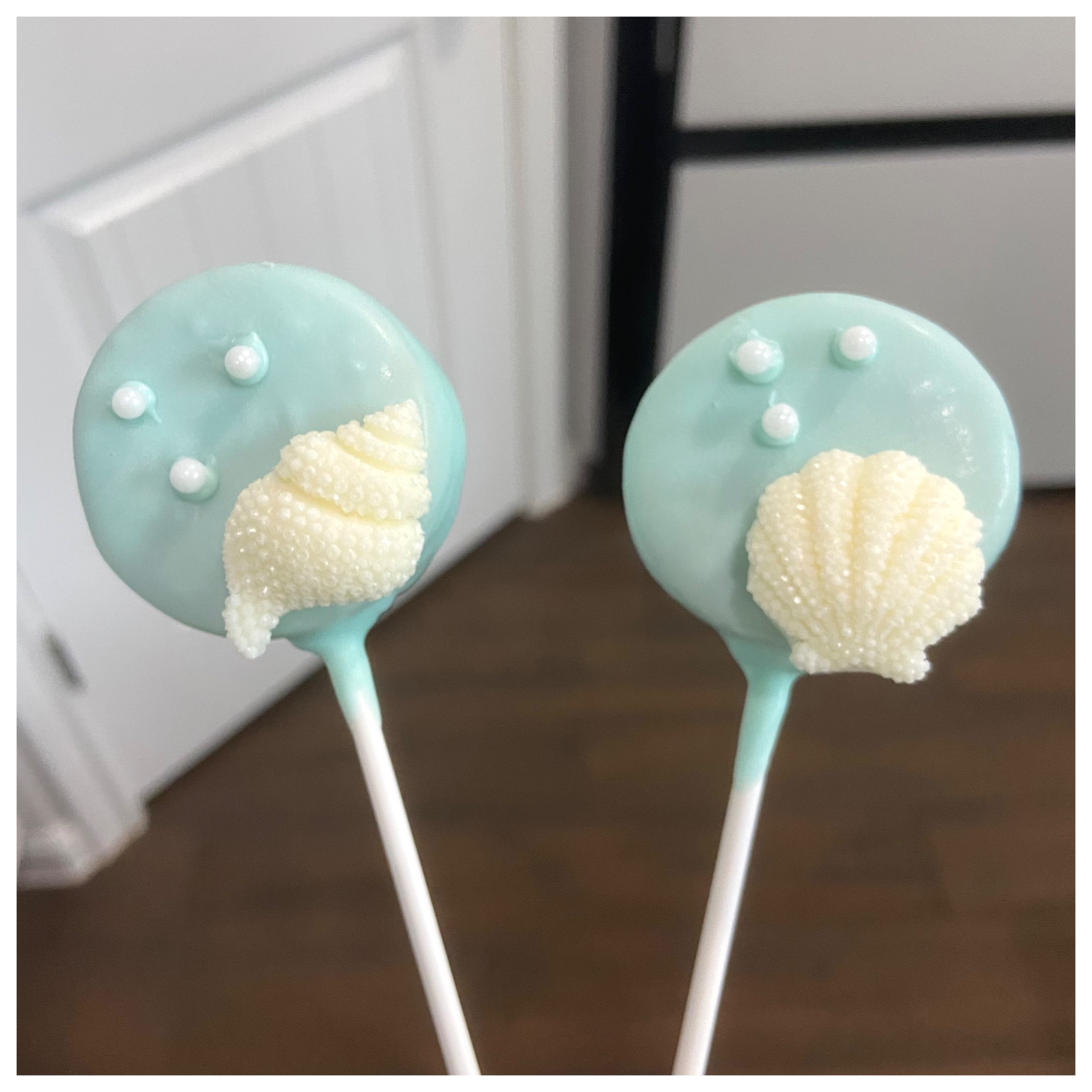 Seashell Cake Pops