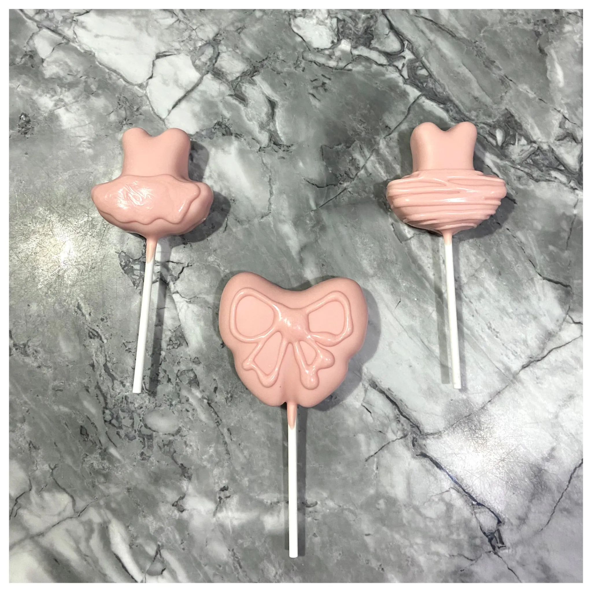 The XL Bow Cake Pop