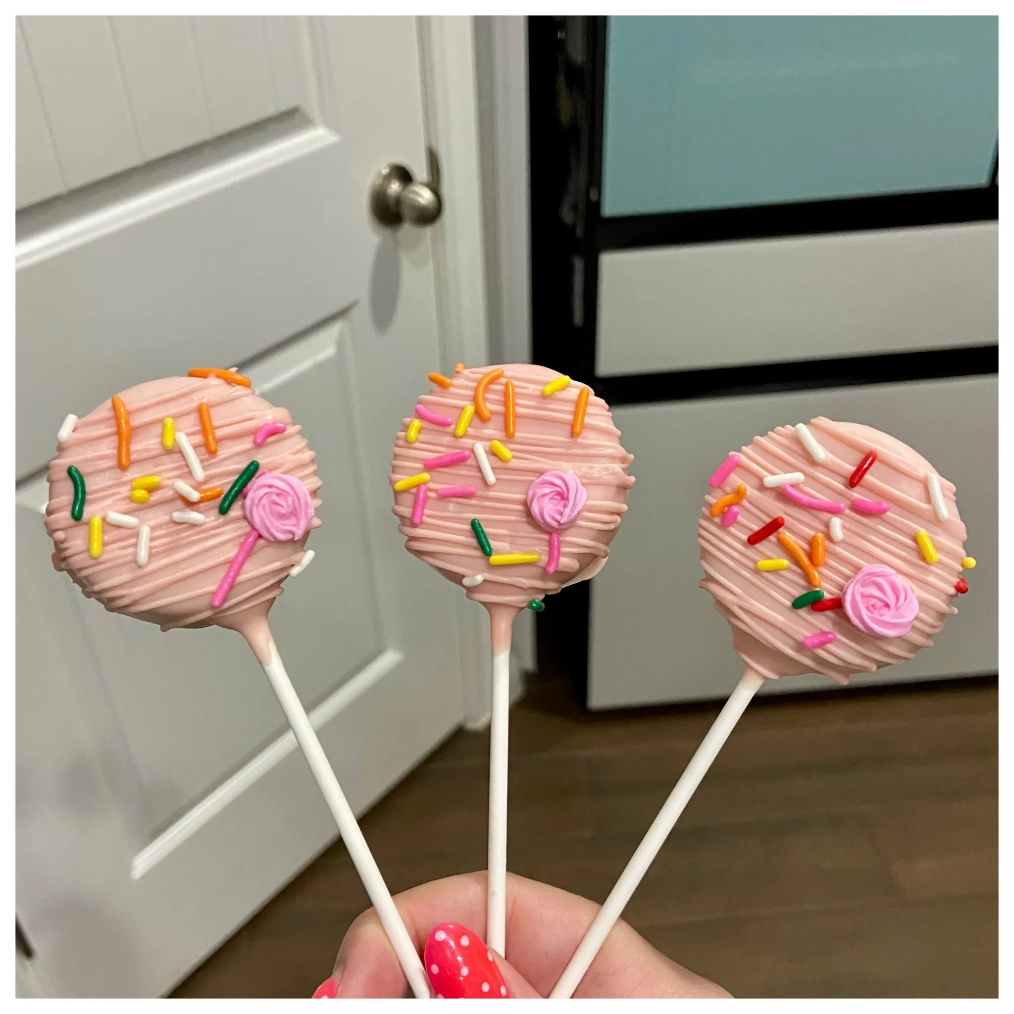 A Little Floral Moment Cake Pops